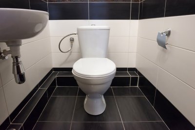 De troon in het paleis staat in het kleinste kamertje